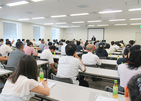 Seminar scene 01